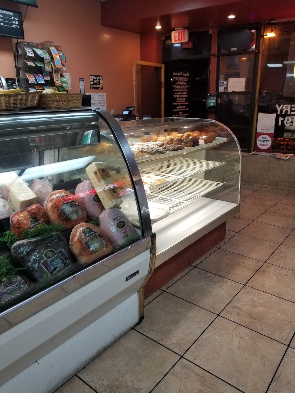 Bagels Royale | 364 Knickerbocker Rd, Dumont, NJ 07628 | Phone: (201) 385-5448