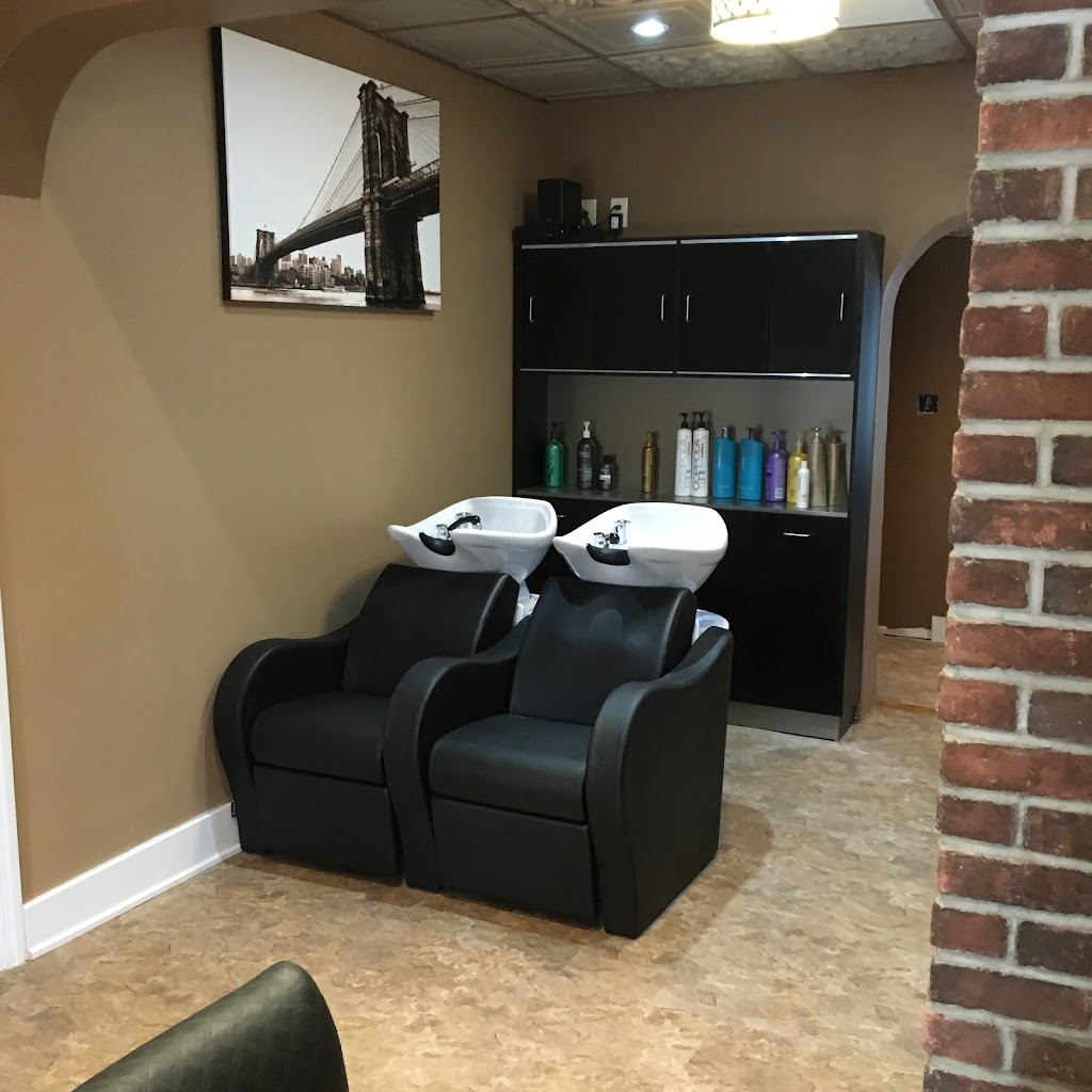 Freedom Hair salon | 208 Airport Plaza Blvd, Farmingdale, NY 11735 | Phone: (516) 253-9644