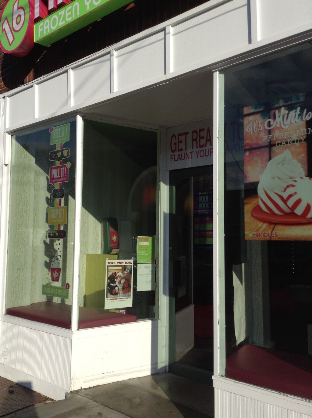 16 Handles | 3 Nassau Blvd, Garden City, NY 11530 | Phone: (516) 500-9440