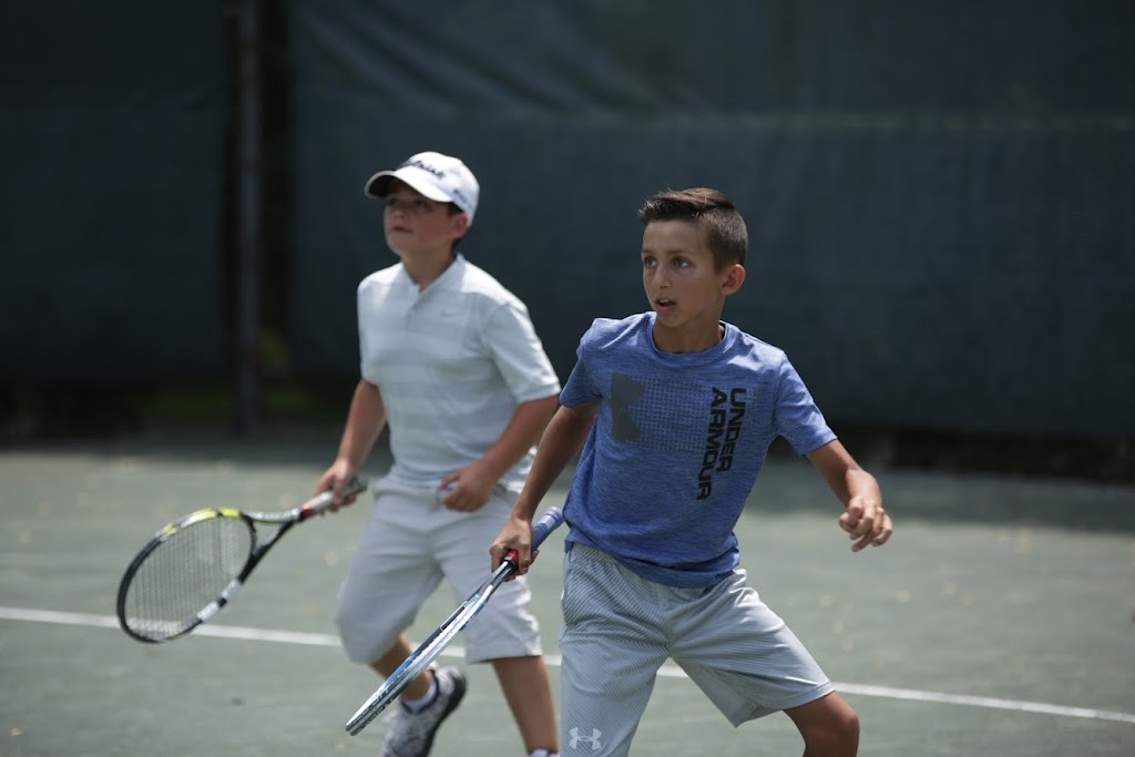 Manhasset Tennis | 200 N Service Rd LIE, 200 Long Island Expy, Manhasset, NY 11030 | Phone: (516) 271-2221