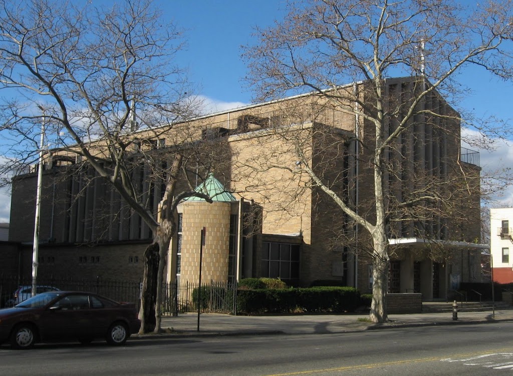 Holy Family Roman Catholic Church | 2158 Watson Ave, Bronx, NY 10472 | Phone: (718) 863-9156