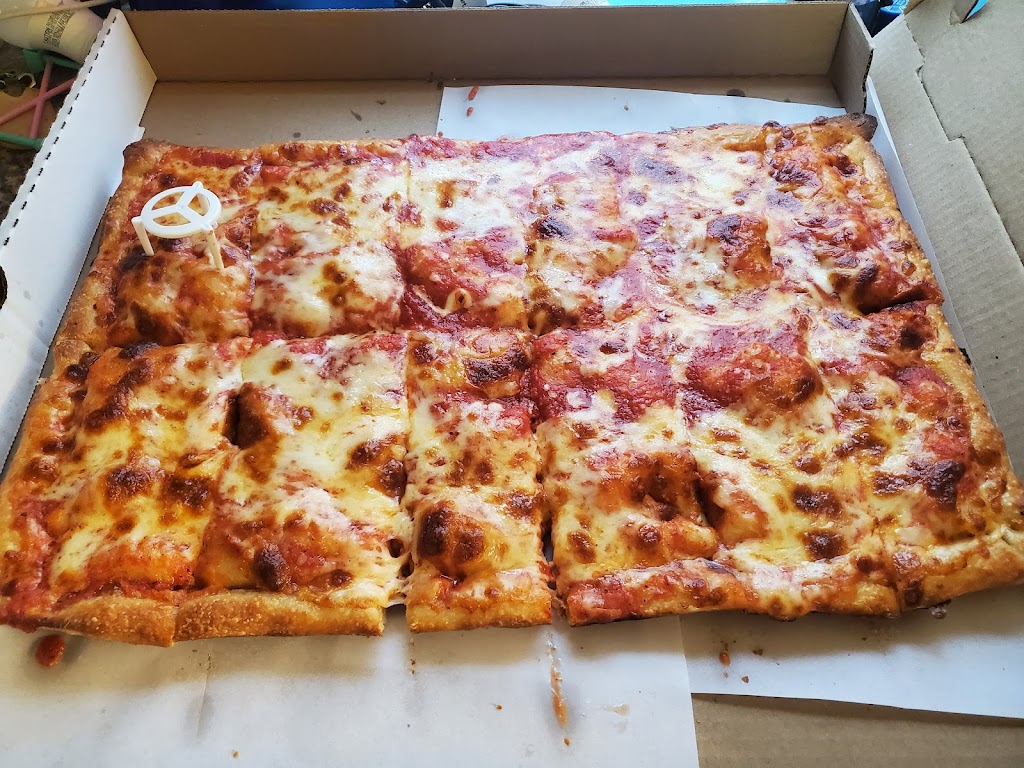 Ginos of Lindenhurst Pizzeria & Restaurant | 740 Wellwood Ave, Lindenhurst, NY 11757 | Phone: (631) 810-1088