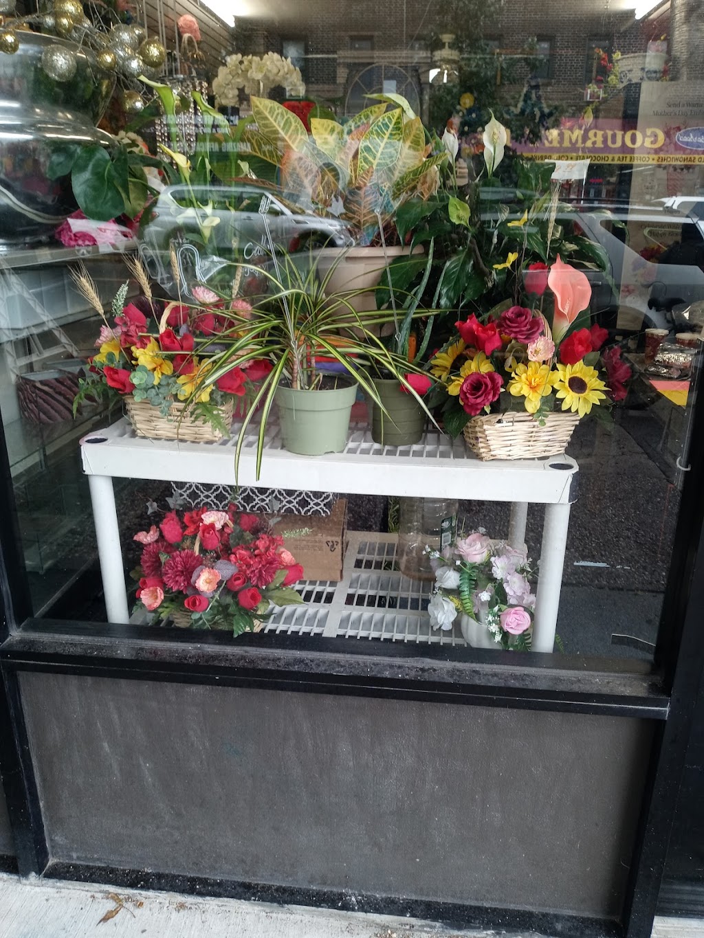 Brownsville Premiere Florist | 489 Rockaway Ave, Brooklyn, NY 11212 | Phone: (347) 601-0842