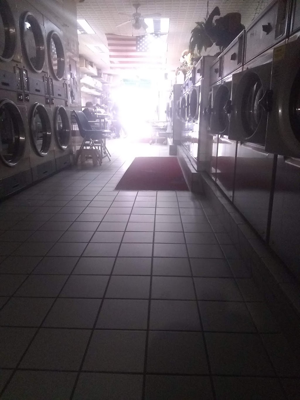 Everyday Laundry | 828 Carman Ave, Westbury, NY 11590 | Phone: (516) 997-7131