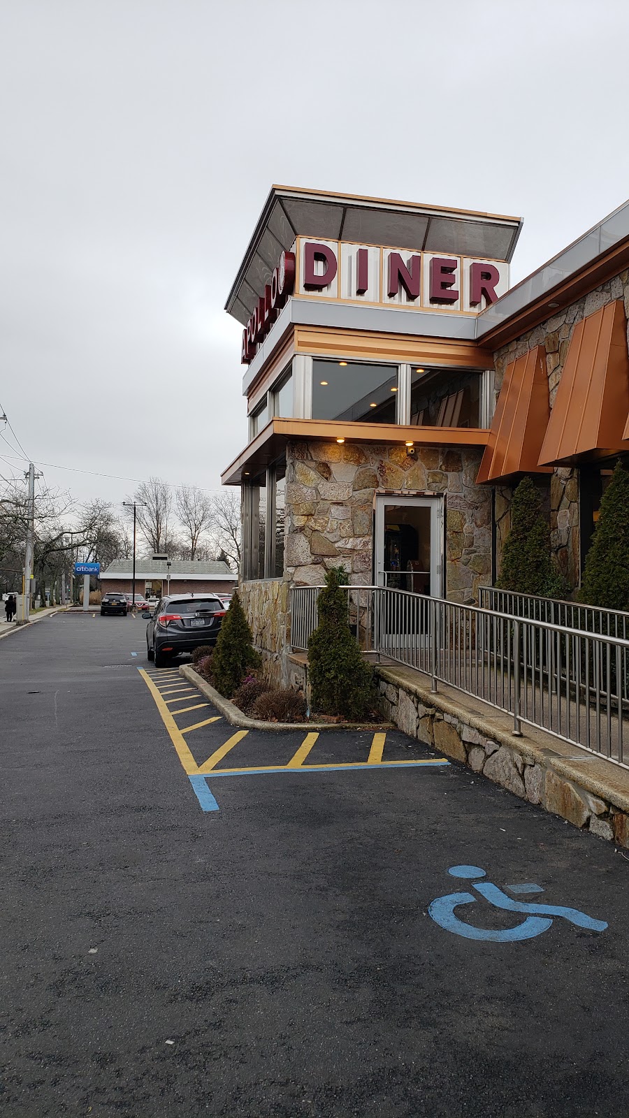 Apollo Restaurant Diner | 630 Merrick Ave, East Meadow, NY 11554 | Phone: (516) 292-1620