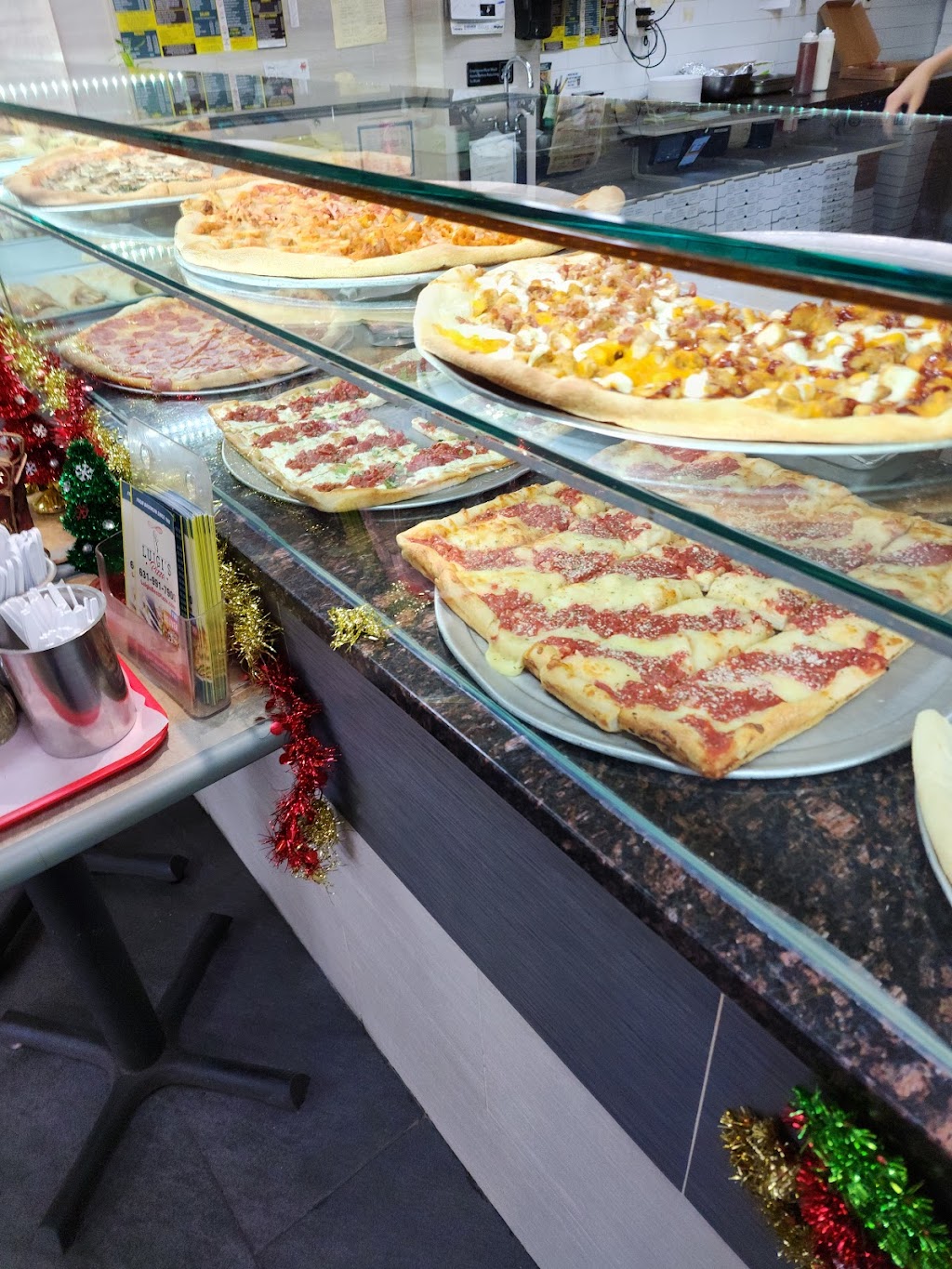 Luigis Pizza | 39 Montauk Hwy, Lindenhurst, NY 11757 | Phone: (631) 991-7900