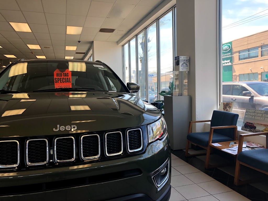 Larchmont Chrysler Jeep Dodge Ram | 2533 Boston Post Rd, Larchmont, NY 10538 | Phone: (914) 636-3030