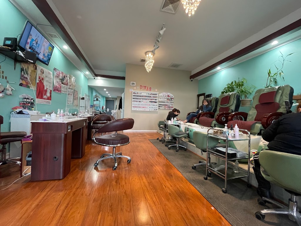 Divas Nails and Waxing | 375 Long Beach Rd, Island Park, NY 11558 | Phone: (516) 442-0690