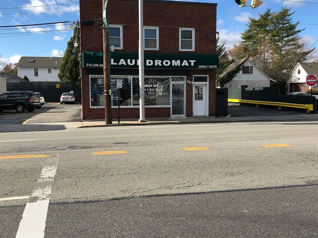 Willis Laundromat | 965 Willis Ave #1, Albertson, NY 11507 | Phone: (516) 248-6649