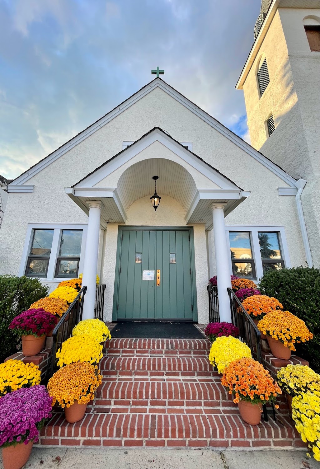 Sacred Heart Church | 282 Long Beach Rd, Island Park, NY 11558 | Phone: (516) 432-0655