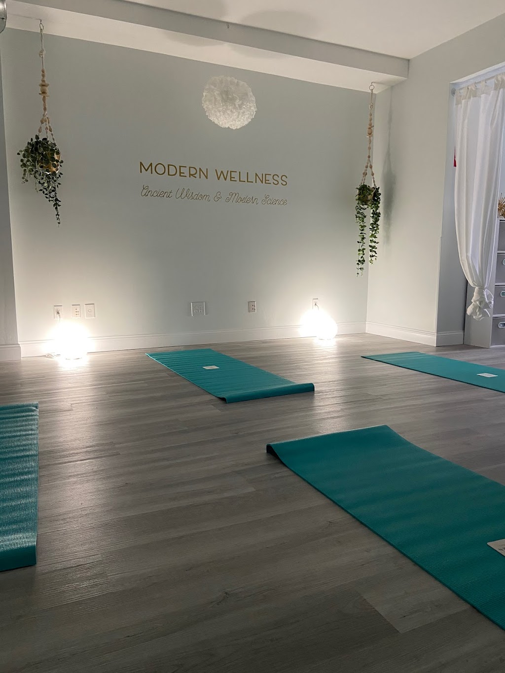 Modern Wellness | 500 Merrick Rd, Lynbrook, NY 11563 | Phone: (516) 341-0097