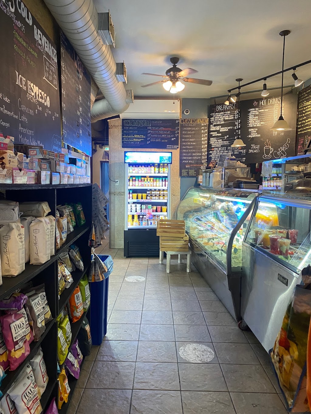 Bagel World | 223 Dekalb Ave, Brooklyn, NY 11205 | Phone: (718) 643-2686