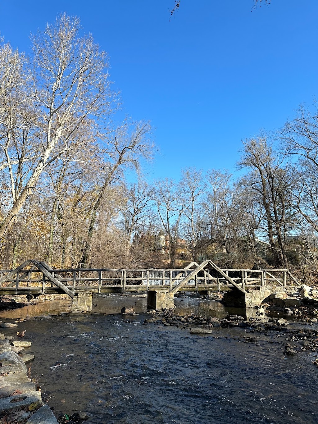 Bronx River Park | 2 Bronx River Pkwy, Scarsdale, NY 10583 | Phone: (914) 723-4058