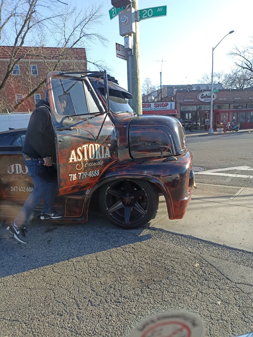 Alexs Barber Shop | 7608 21st Ave, Queens, NY 11370 | Phone: (718) 278-2539