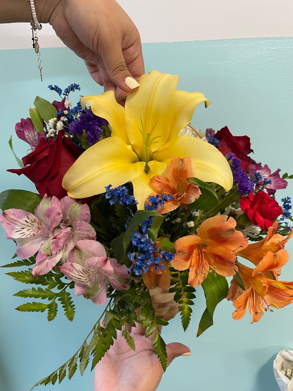 Gardens Flowers INC. | 90-48 170th St, Queens, NY 11432 | Phone: (347) 499-2277