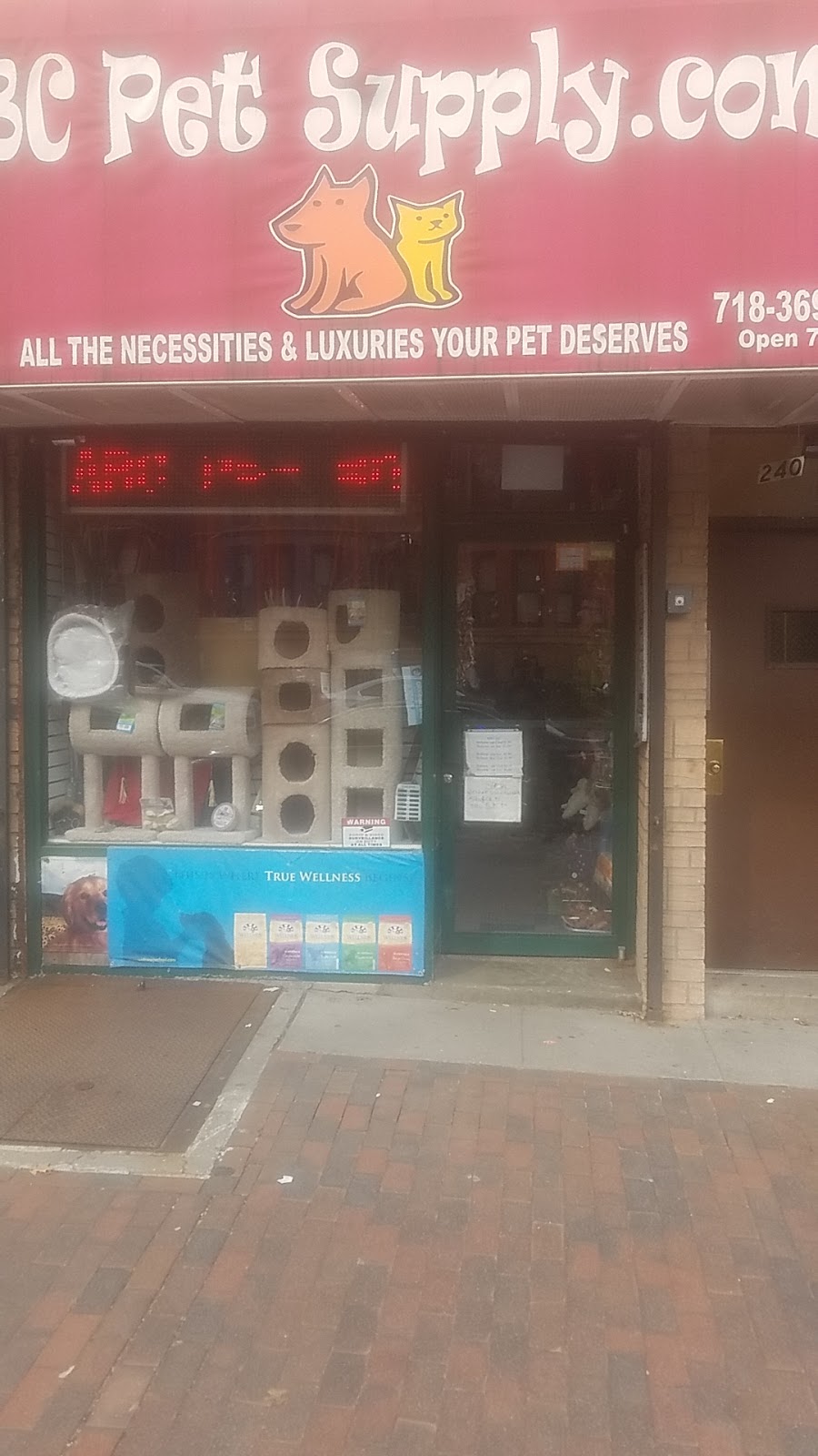 Lucky Pet NY Corp. | 240 Prospect Park West # A, Brooklyn, NY 11215 | Phone: (718) 369-4268