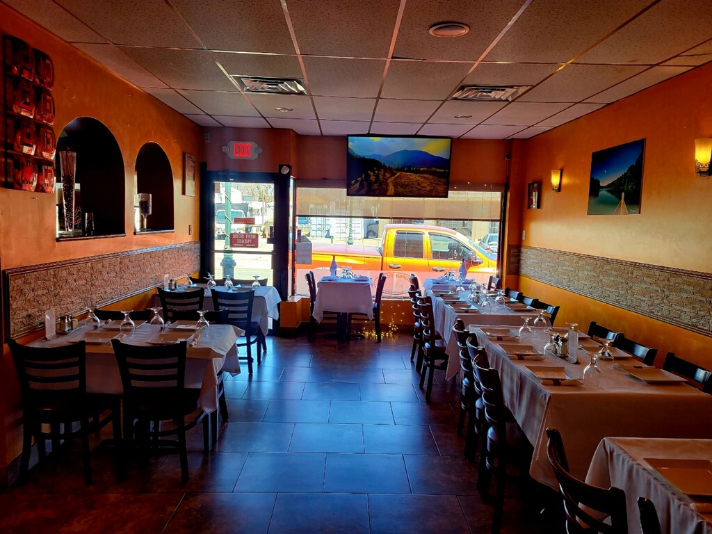 Super Pollo | 39 Main St, East Rockaway, NY 11518 | Phone: (516) 593-0601