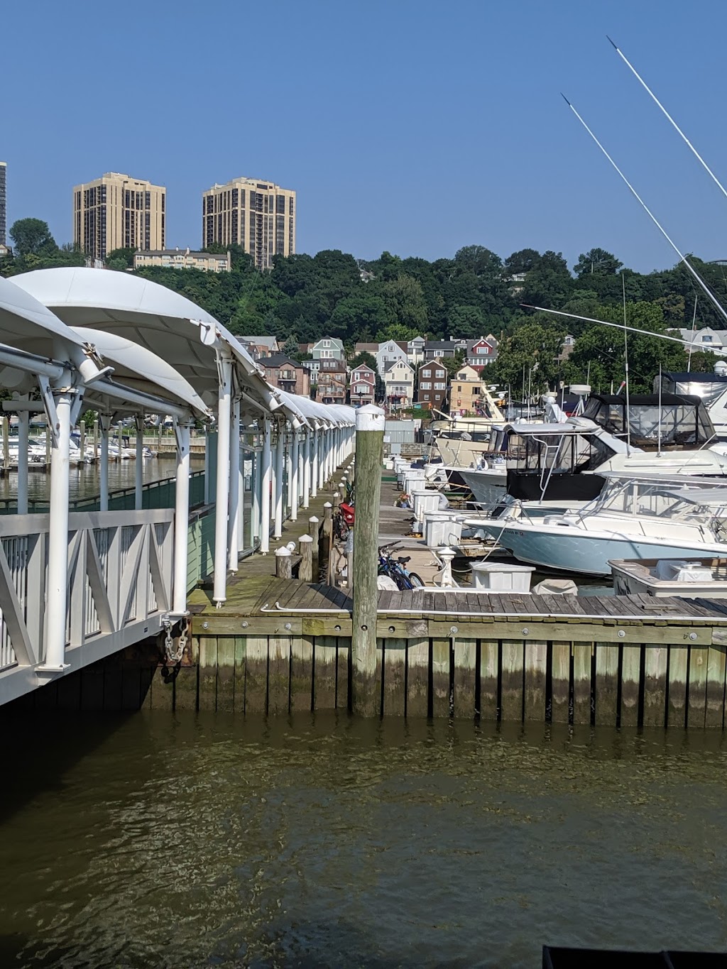 Grand Cove Marina | 989 River Rd, Edgewater, NJ 07020 | Phone: (201) 941-4581