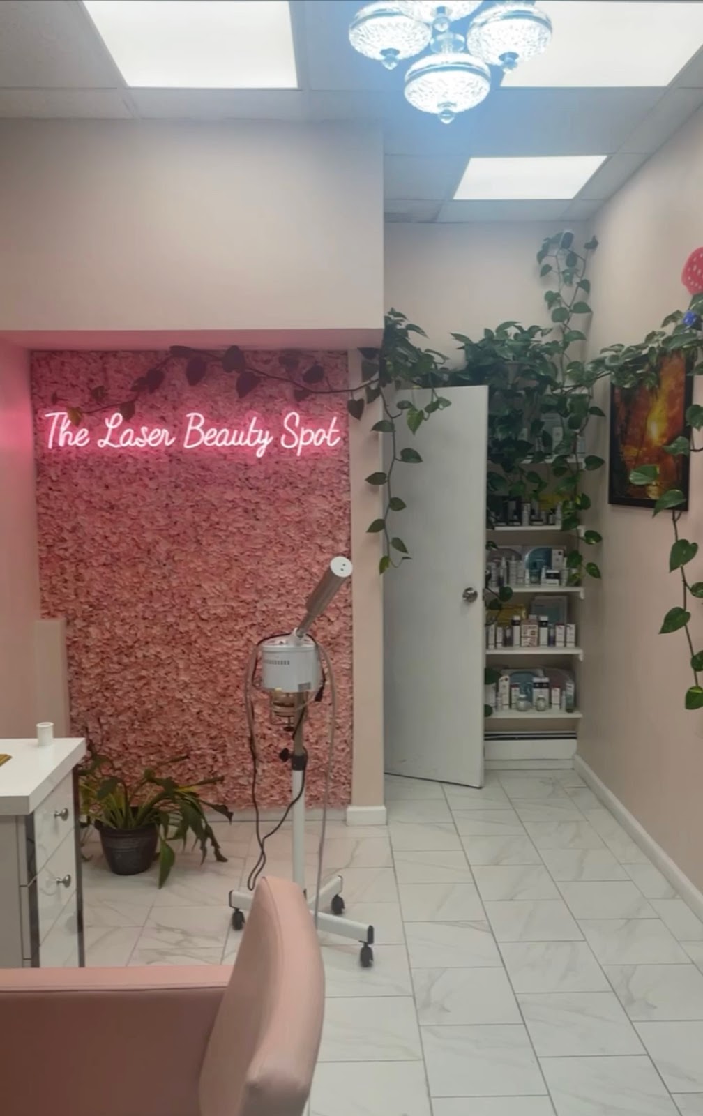 Lailas Laser Place | 3244 Steinway St, Queens, NY 11103 | Phone: (718) 790-8633