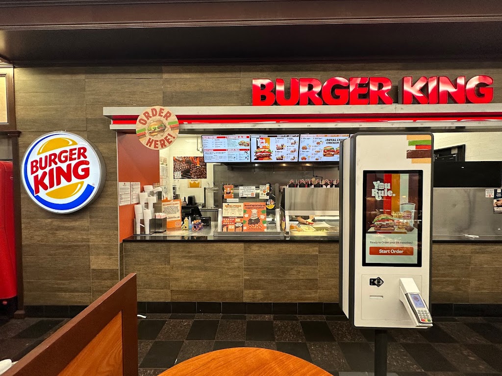 Burger King | 865 Carman Ave, Westbury, NY 11590 | Phone: (516) 280-7451