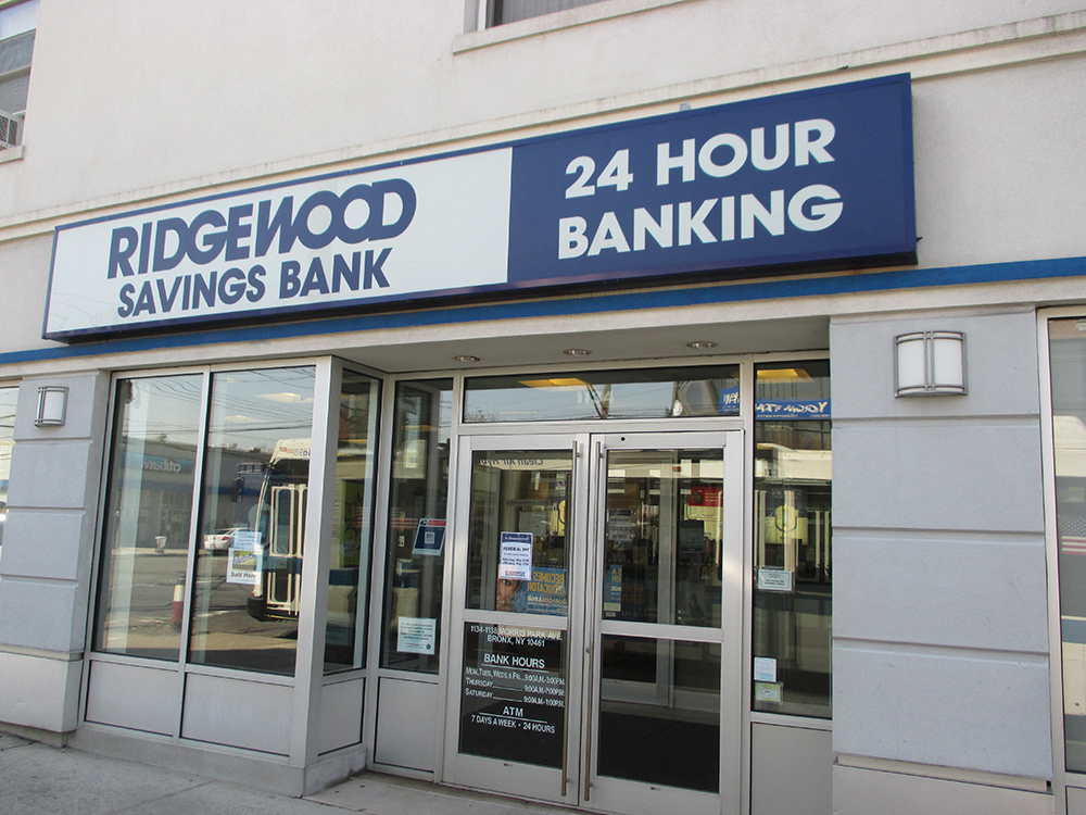 Ridgewood Savings Bank | 1134 Morris Park Ave, Bronx, NY 10461 | Phone: (718) 822-1190