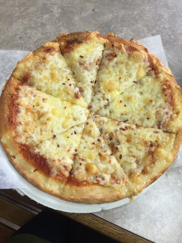 Singas Famous Pizza | 2500 Central Park Ave, Yonkers, NY 10710 | Phone: (914) 961-2611