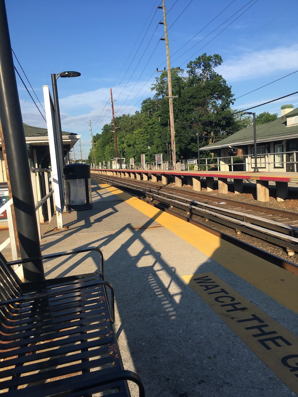 Cedarhurst LIRR Station Parking 6 | 68 Spruce St, Rosedale, NY 11422 | Phone: (516) 295-5770