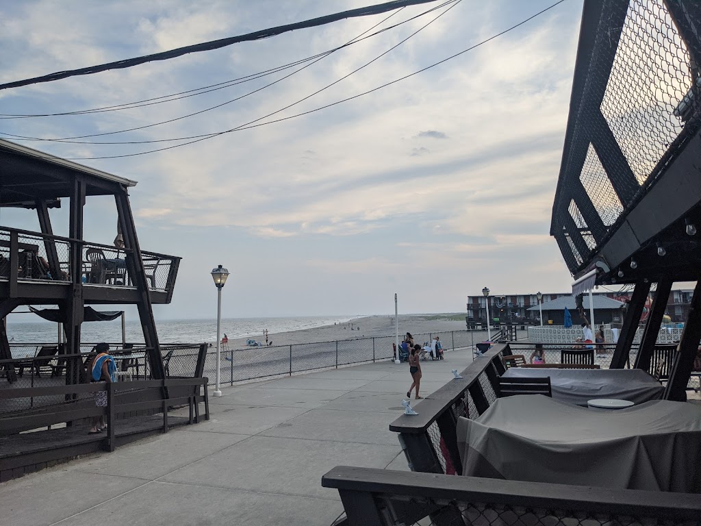 Silver Gull Beach Club | 1 Beach 193rd St, Queens, NY 11697 | Phone: (718) 634-1500