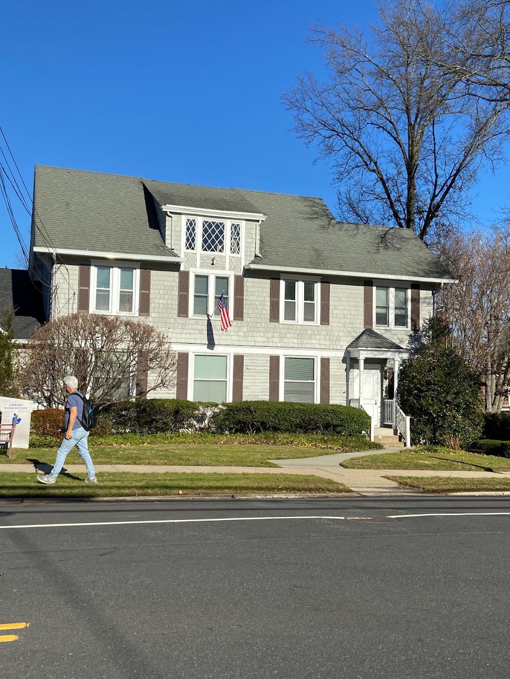 Oyster Bay - East Norwich Public Library | 89 E Main St, Oyster Bay, NY 11771 | Phone: (516) 922-1212