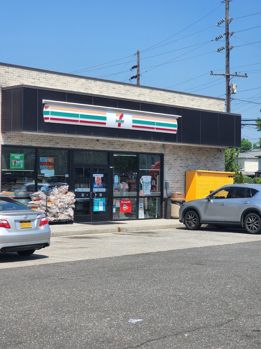 7-Eleven | 2 S Franklin Ave, Lynbrook, NY 11563 | Phone: (516) 314-9705