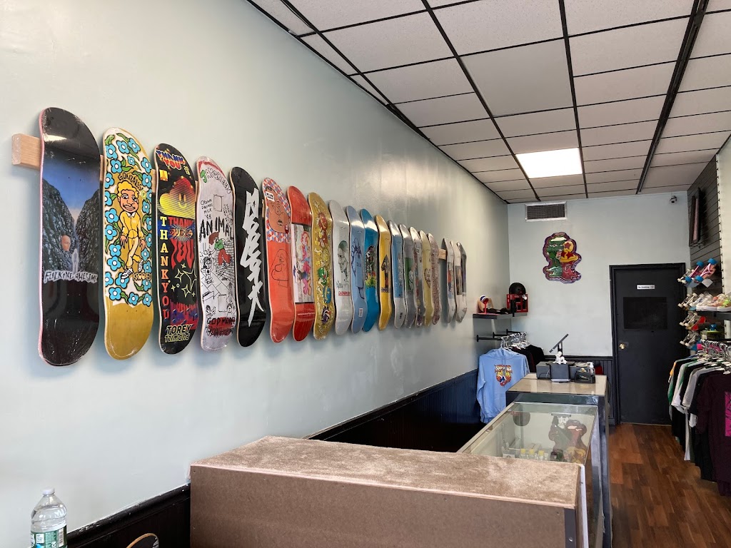 Pheos Skate Shop | 4344 Merrick Rd, Massapequa, NY 11758 | Phone: (516) 448-5994