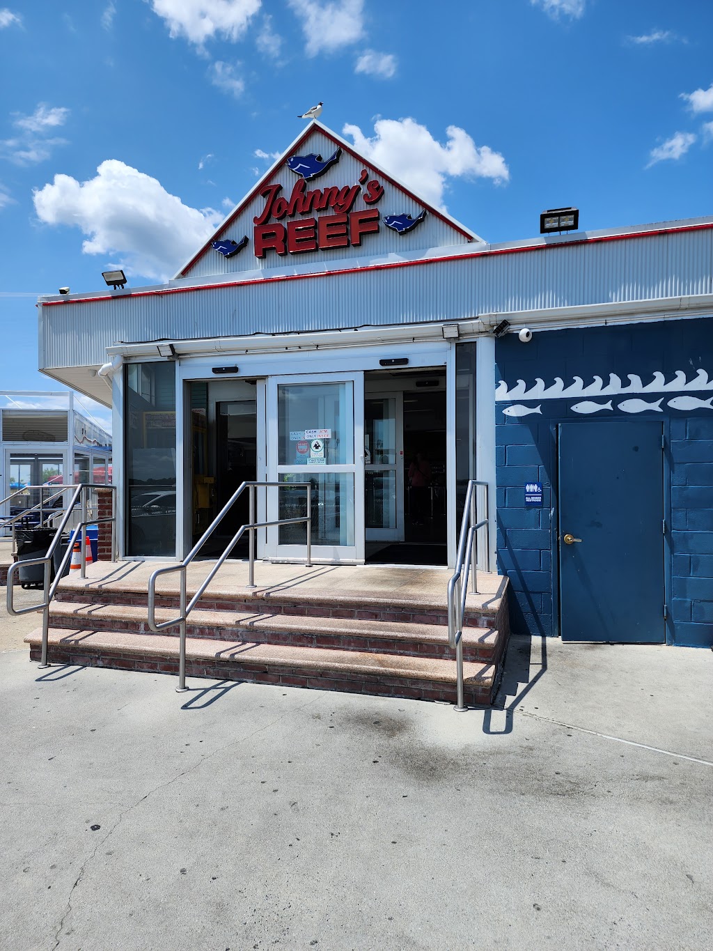 Johnnys Reef | 2 City Island Ave, Bronx, NY 10464 | Phone: (718) 885-2086