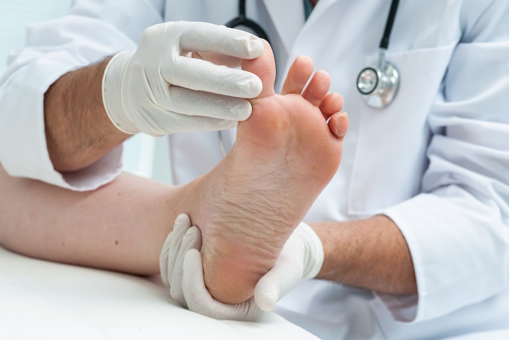 Foot & Ankle Specialist Surgeon Dr. Levenstien | 481 W Montauk Hwy, Lindenhurst, NY 11757 | Phone: (631) 226-3668