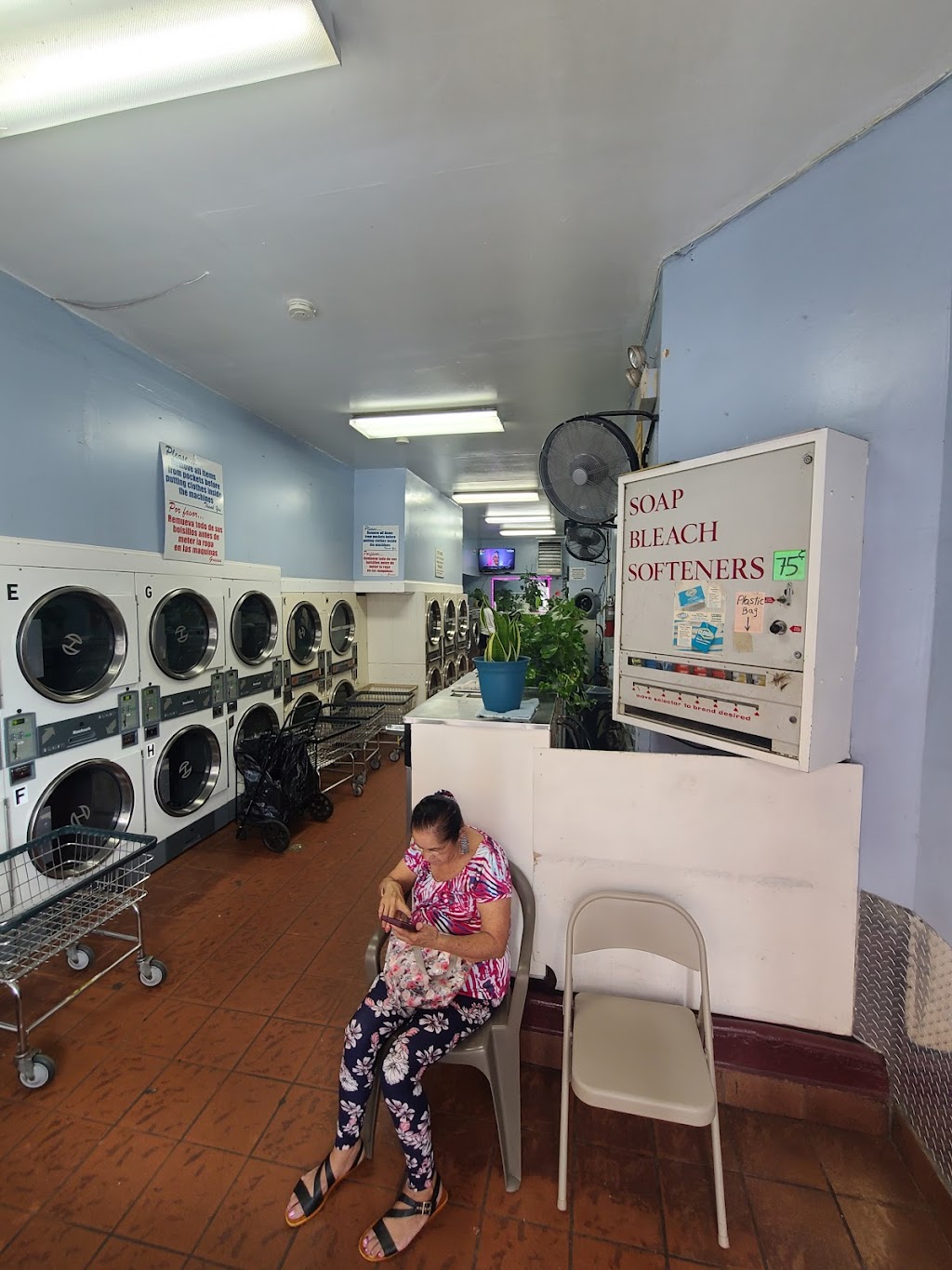 Andys Laundromat | 153 Willow St, Yonkers, NY 10701 | Phone: (914) 423-0917