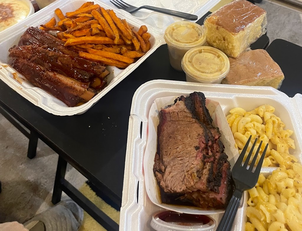 Village bbq | 655 Broadway, Amityville, NY 11701 | Phone: (516) 727-2060