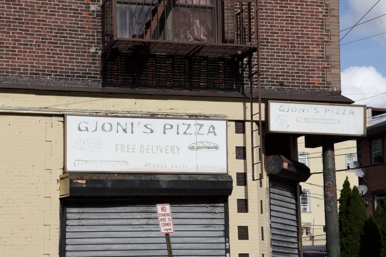 Gjonis Pizza | 191 Linden St, Yonkers, NY 10701 | Phone: (914) 969-6956