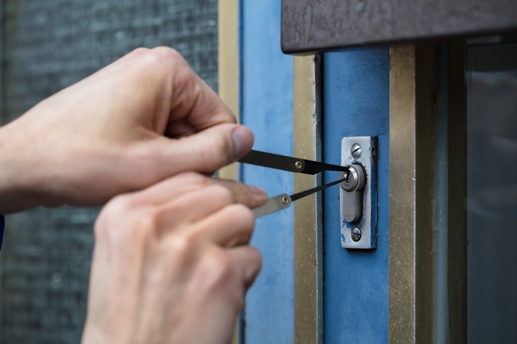 Fstest Locksmiths Brooklyn | 33 MacDougal St, Brooklyn, NY 11233 | Phone: (332) 900-2294