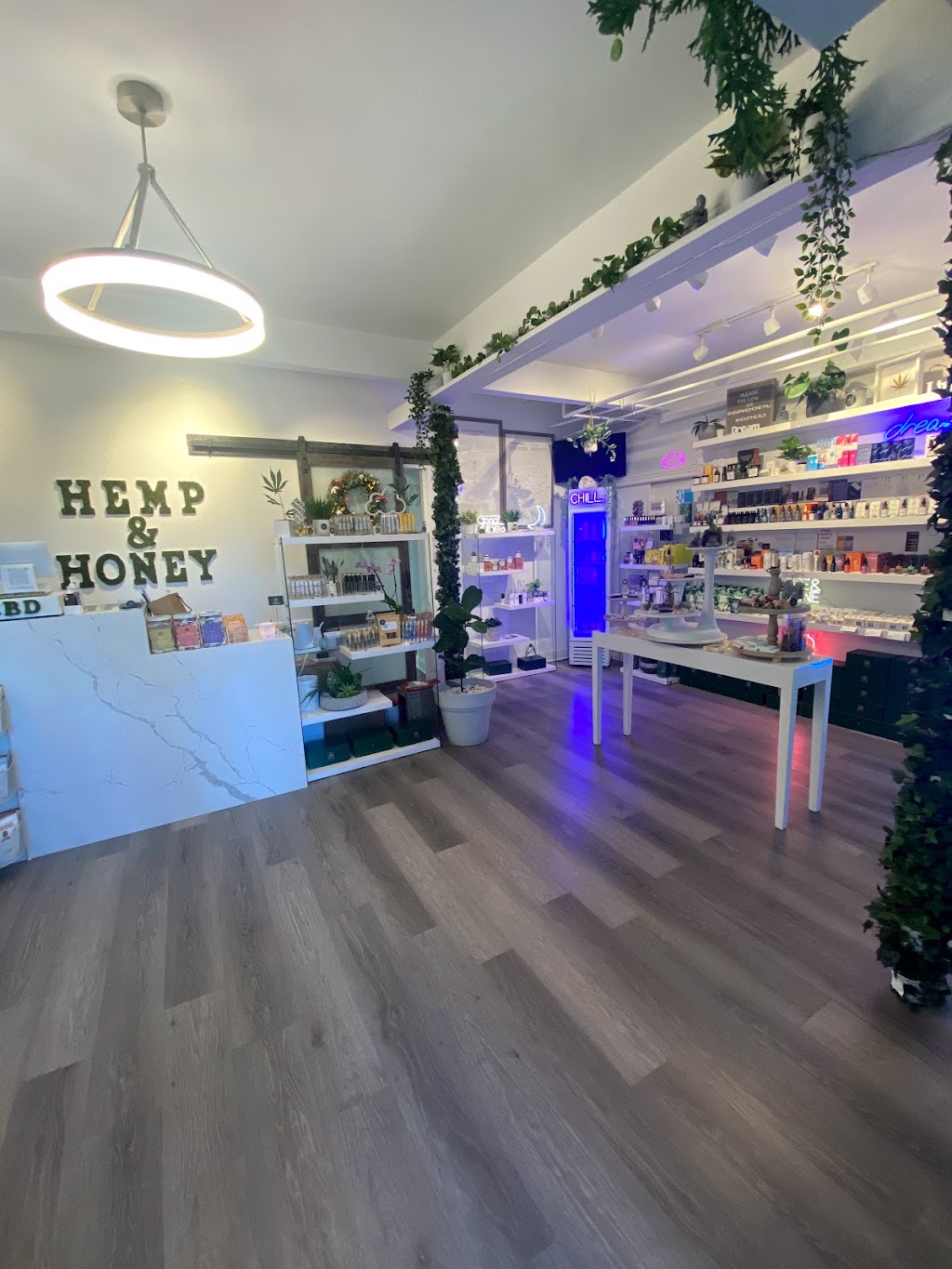 Hemp & Honey | 238 Old River Rd, Edgewater, NJ 07020 | Phone: (201) 699-0555