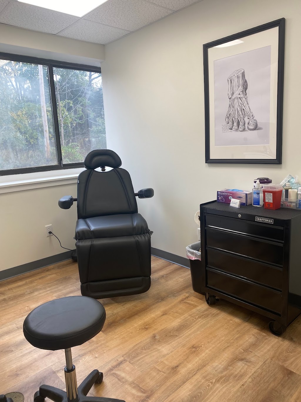 Williston Park Podiatry - Dr.s Kelly Lucas & Samantha Trepal | ground level, 2 Hillside Avenue Unit 2E, Williston Park, NY 11596 | Phone: (718) 971-9936