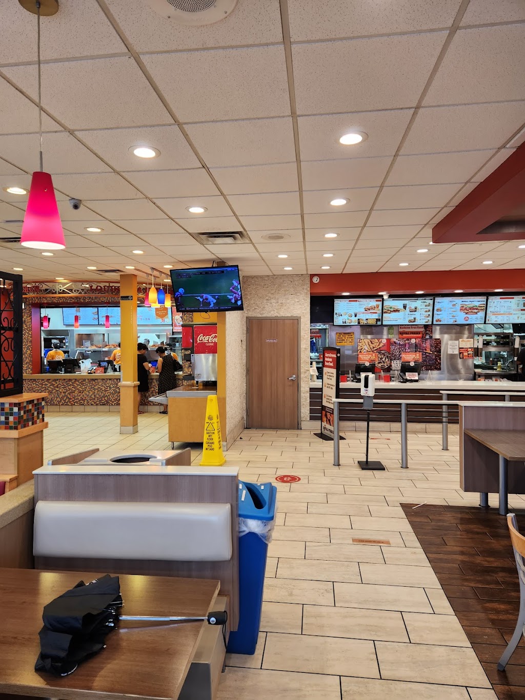 Burger King | 217-10 Hillside Avenue, Queens, NY 11427 | Phone: (718) 776-5654