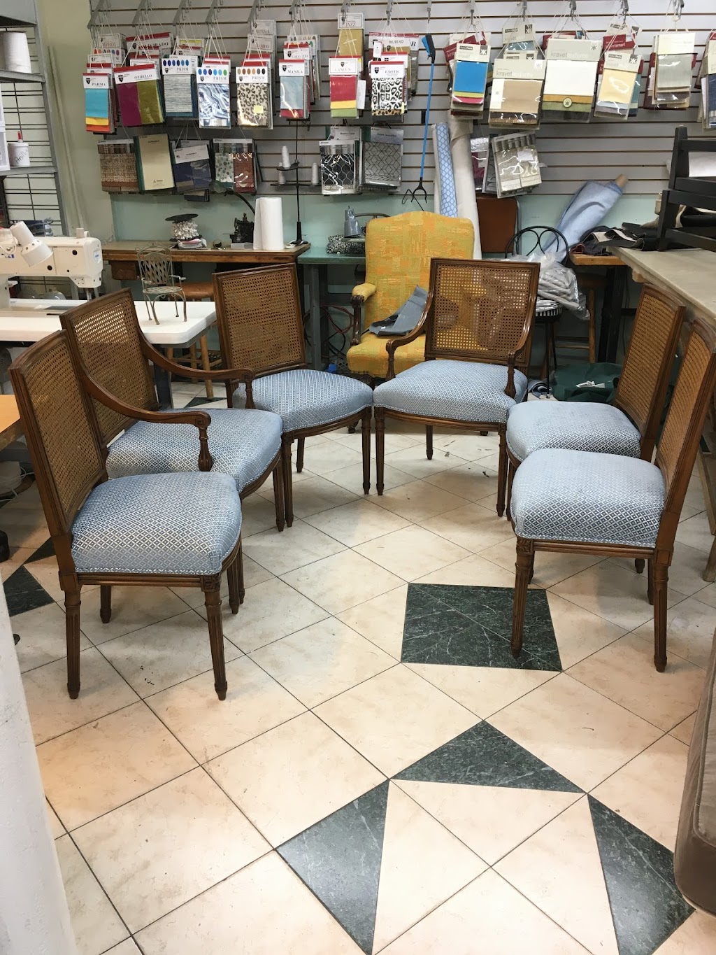 diamond upholstery co | 281 Glen St, Glen Cove, NY 11542 | Phone: (516) 674-3100