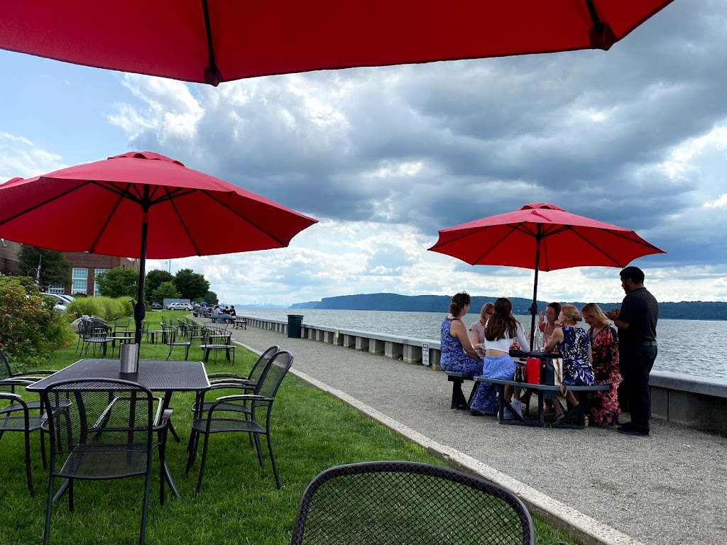 Red Hat on the River | 1 Bridge St, Irvington, NY 10533 | Phone: (914) 591-5888