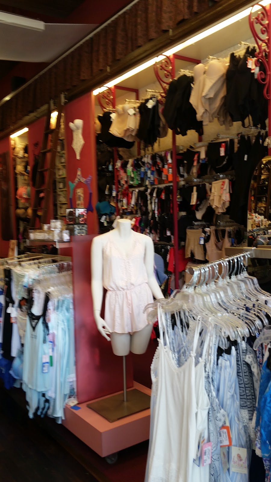 Suzette Lingerie | Cross County Shopping Center 5180, Xavier Dr, Yonkers, NY 10704 | Phone: (914) 476-3553