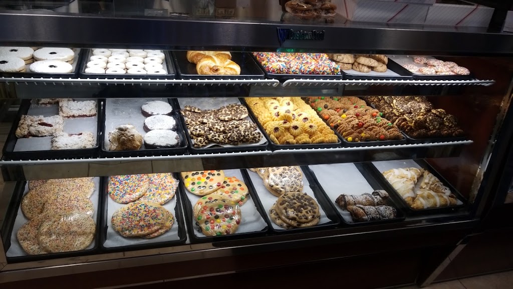 Cinos Hot Bagels | 1495 Hicksville Rd, North Massapequa, NY 11758 | Phone: (516) 735-5170