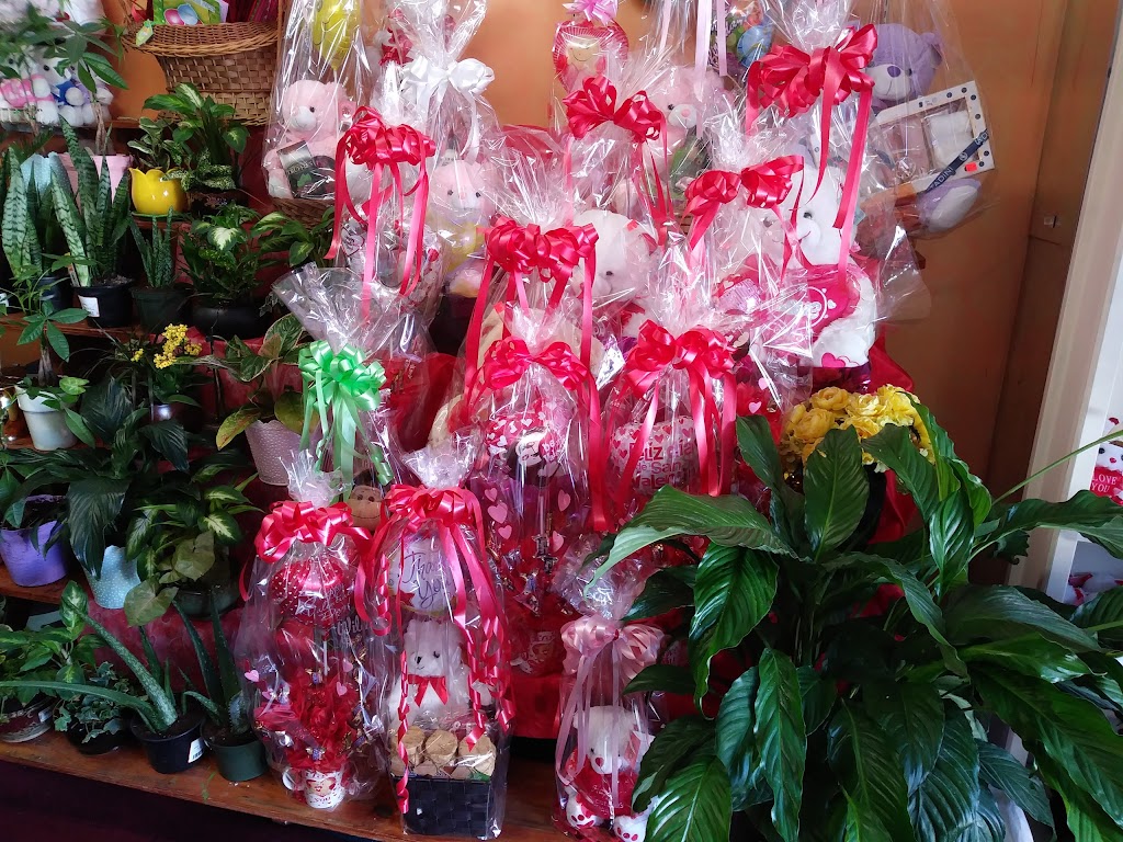 Erica Flower Shop | 1013 Castle Hill Ave, Bronx, NY 10472 | Phone: (718) 822-7173