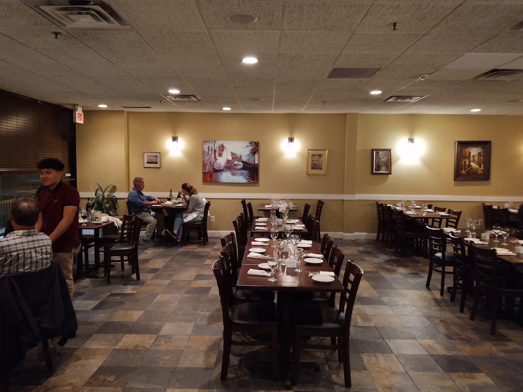 Lukas Italian Cuisine | 10 River Rd, Bogota, NJ 07603 | Phone: (201) 440-2996