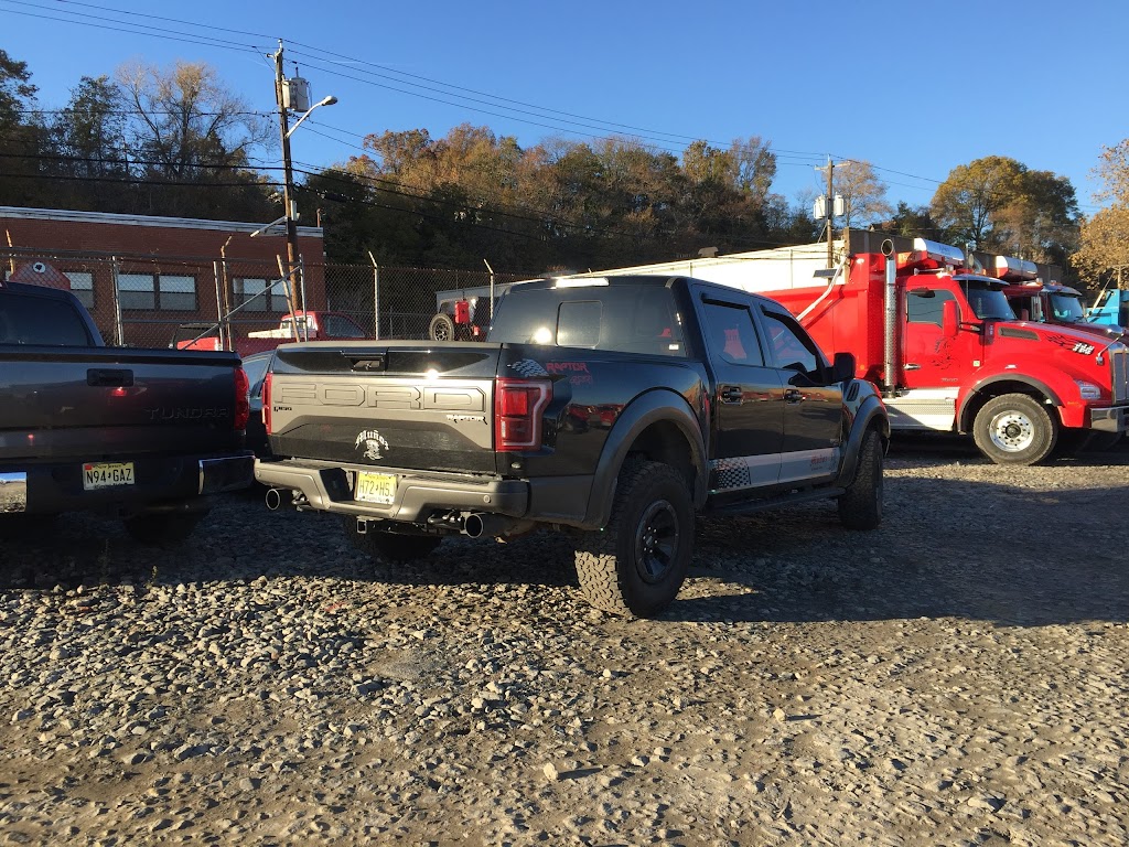 Los Primos Hand Car Wash | 709 Central Ave, Union City, NJ 07087 | Phone: (201) 319-9559