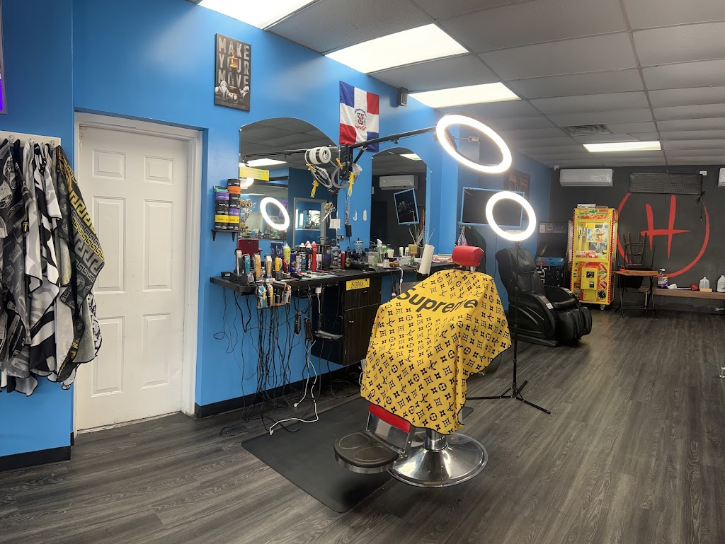 Heavy Hitters Barbershop | 498 Oak St suite a, Copiague, NY 11726 | Phone: (631) 841-3294