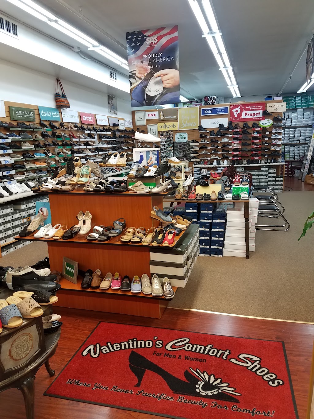 Valentinos Comfort Shoes | 589 Old Country Rd, Plainview, NY 11803 | Phone: (516) 261-9557