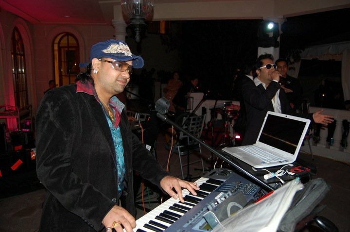 KEYBOARD PLAYER | 3486 Howard Blvd, Baldwin, NY 11510 | Phone: (646) 321-5983